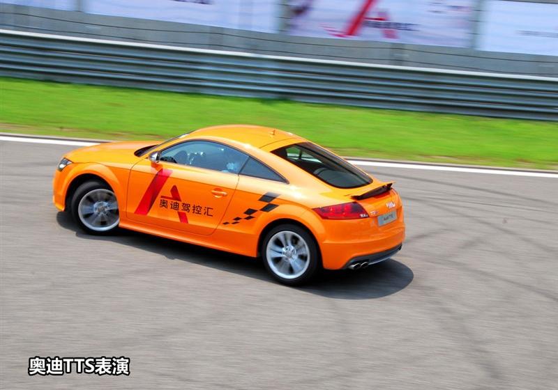 奧迪(進(jìn)口) 奧迪TT 2011款 TTS Roadster 2.0TFSI quattro