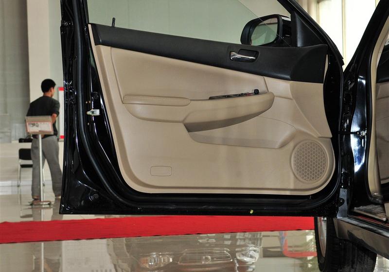 比亞迪 比亞迪F6 2011款 黃金版 1.8L MT豪華型