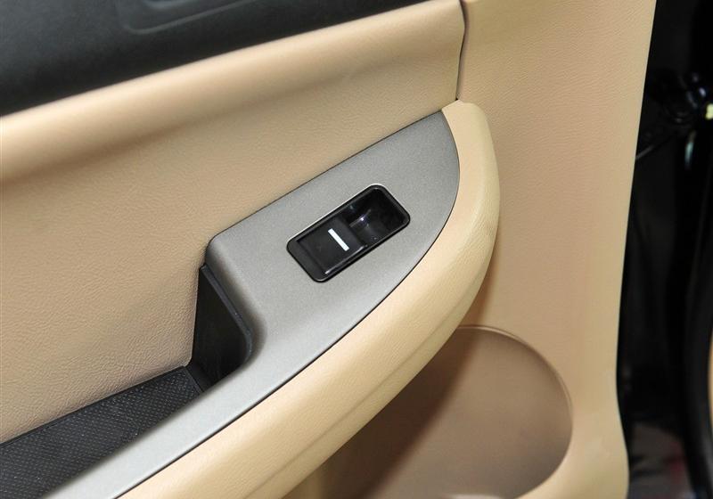 比亞迪 比亞迪F6 2011款 黃金版 1.8L MT豪華型