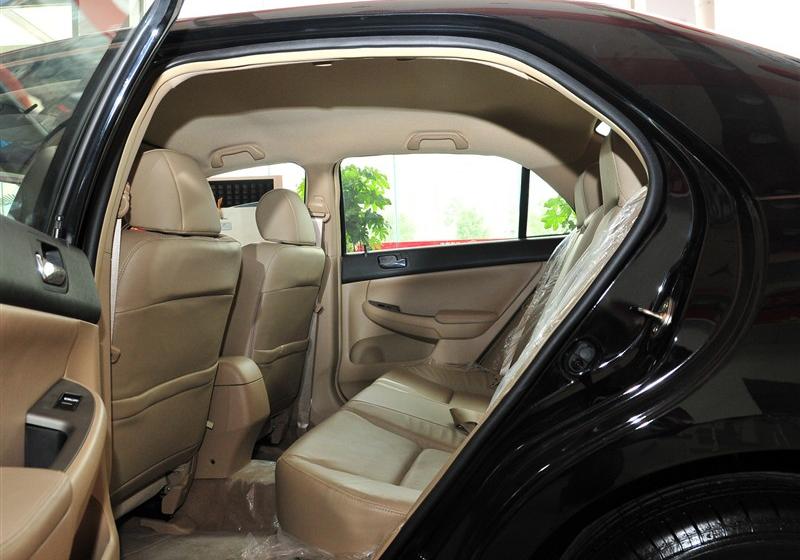 比亞迪 比亞迪F6 2011款 黃金版 1.8L MT豪華型