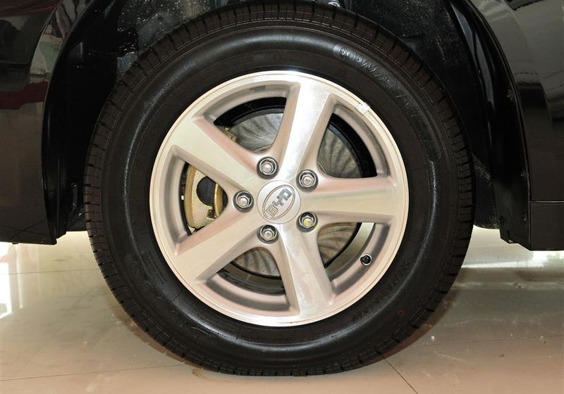 比亞迪 比亞迪F6 2011款 黃金版 1.8L MT豪華型