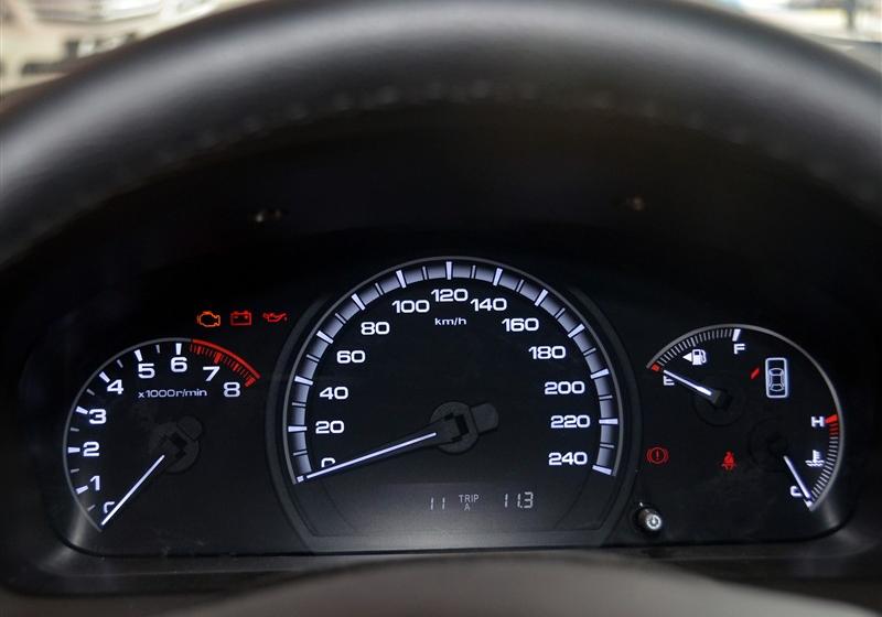 比亞迪 比亞迪F6 2011款 黃金版 1.8L MT尊享型