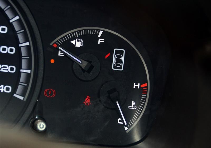 比亞迪 比亞迪F6 2011款 黃金版 1.8L MT尊享型