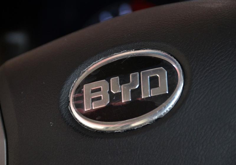 比亞迪 比亞迪F6 2011款 黃金版 1.8L MT尊享型