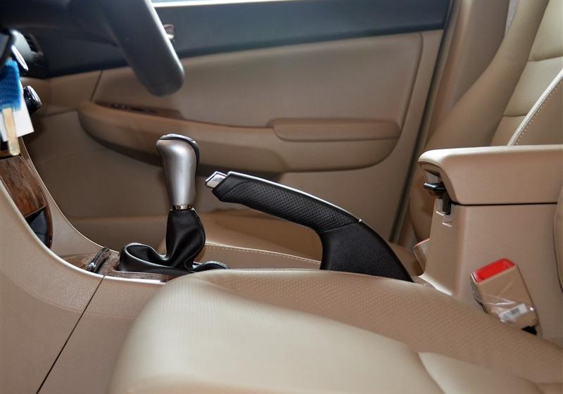 比亞迪 比亞迪F6 2011款 黃金版 1.8L MT尊享型