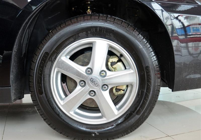 比亞迪 比亞迪F6 2011款 黃金版 1.8L MT尊享型