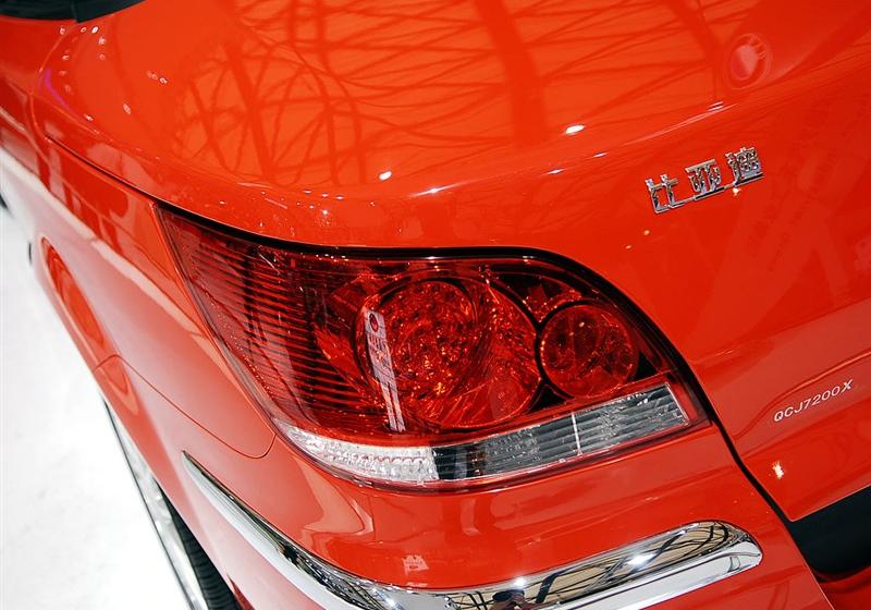 比亞迪 比亞迪S8 2009款 2.0 手動旗艦型