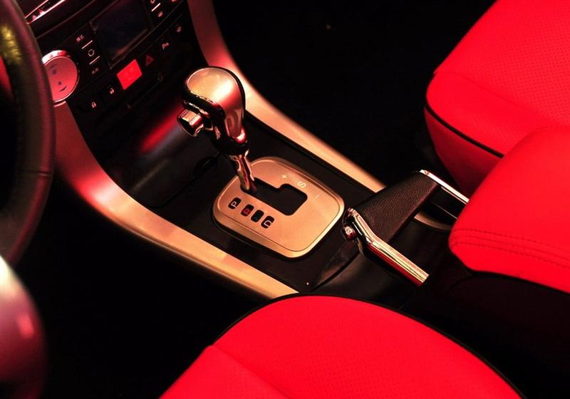 比亞迪 比亞迪S8 2009款 2.0 自動旗艦型