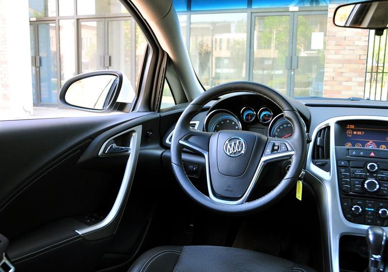 通用別克 英朗 2010款 XT 1.6T 時(shí)尚運(yùn)動(dòng)版