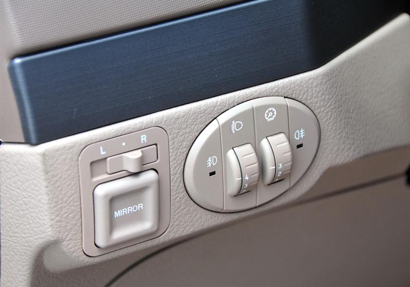 長(zhǎng)城汽車(chē) 哈弗H3 2010款 領(lǐng)先版 2.4四驅(qū)豪華型