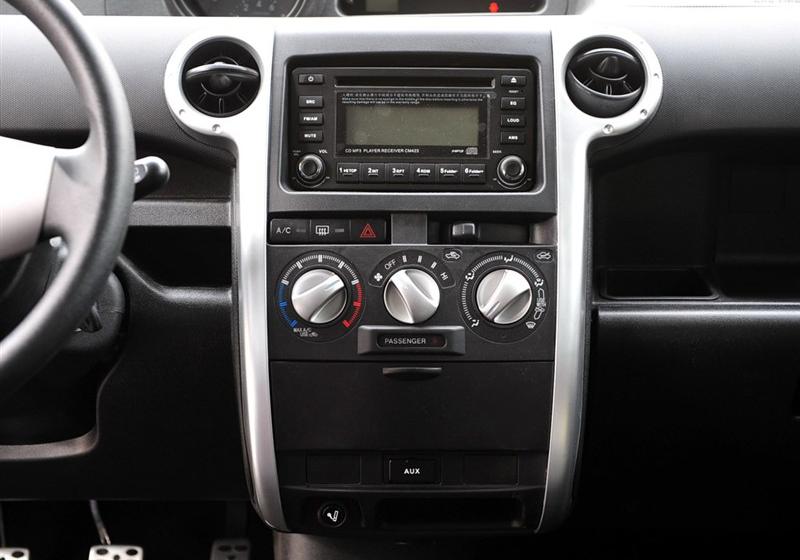 長城汽車 哈弗M2 2010款 1.5手動(dòng)兩驅(qū)豪華型