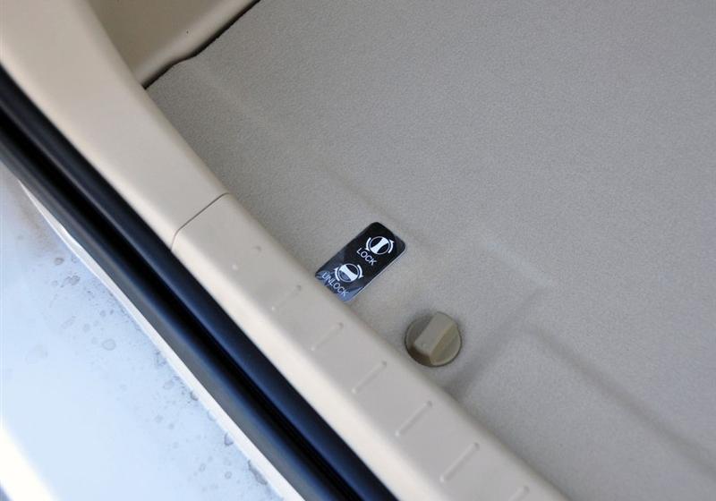 長(zhǎng)城汽車(chē) 凌傲 2010款 1.3 MT鋒尚版