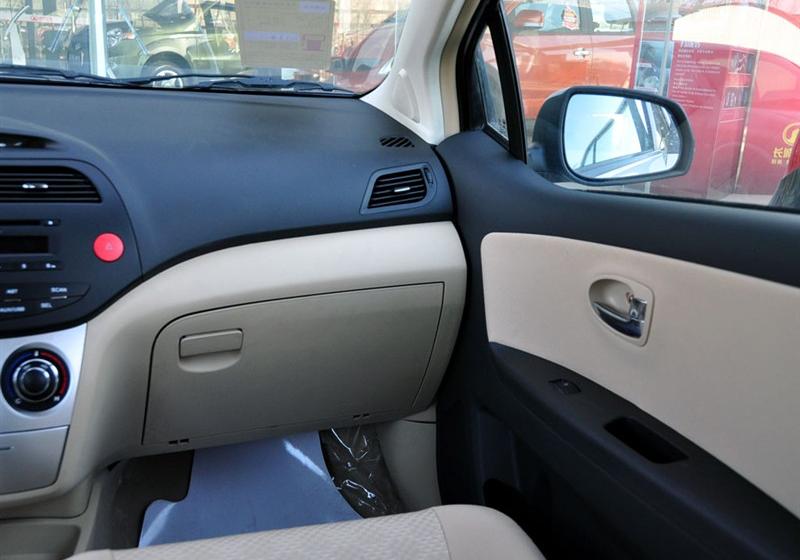 長(zhǎng)城汽車 凌傲 2010款 1.3 MT鋒尚版