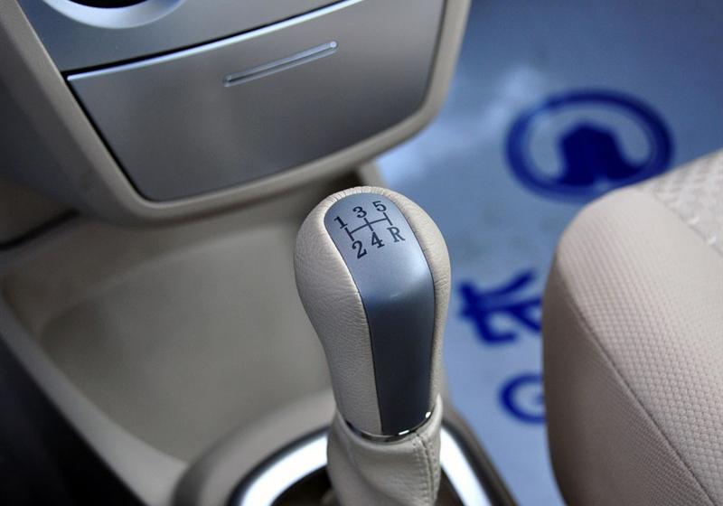 長(zhǎng)城汽車 凌傲 2010款 1.3 MT鋒尚版