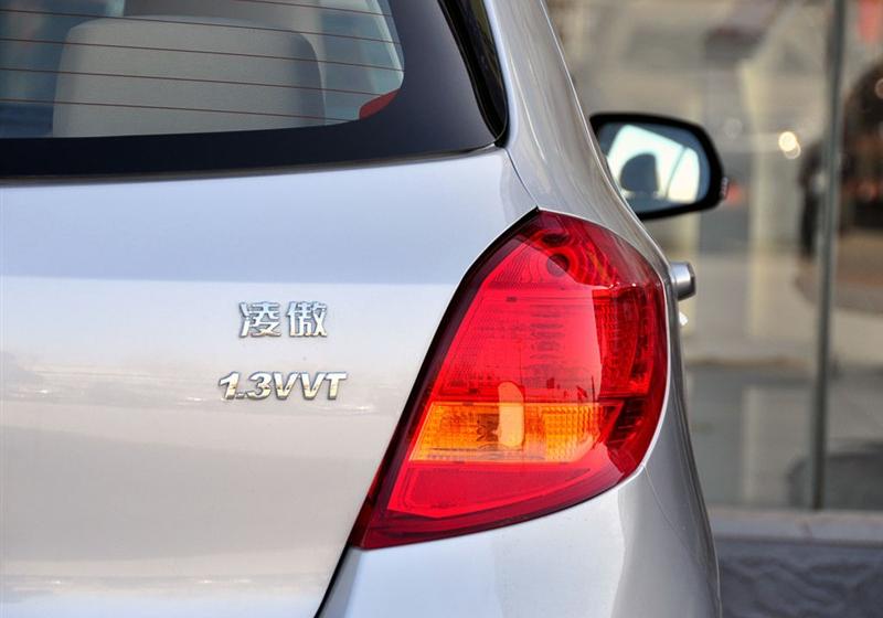 長城汽車 凌傲 2010款 1.3 MT鋒尚版