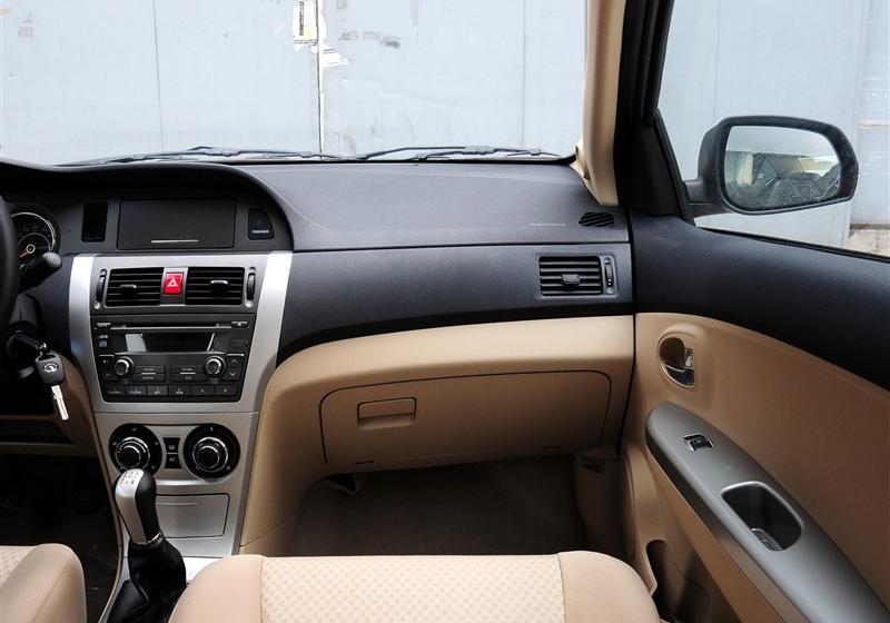 長(zhǎng)城汽車 騰翼C30 2012款 1.5 手動(dòng)舒適型