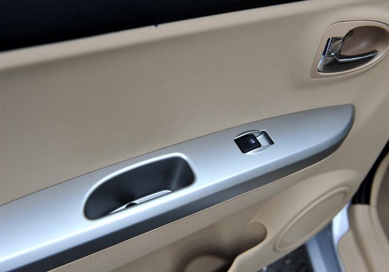 長(zhǎng)城汽車 騰翼C30 2010款 1.5 手動(dòng)豪華型