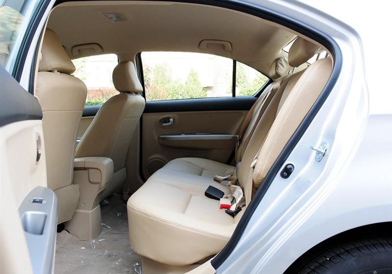 長(zhǎng)城汽車 騰翼C30 2010款 1.5 CVT豪華型