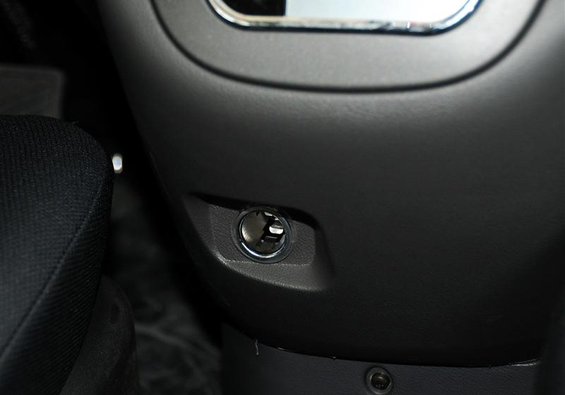 長(zhǎng)城汽車 騰翼V80 2011款 2.0 自動(dòng)標(biāo)準(zhǔn)型