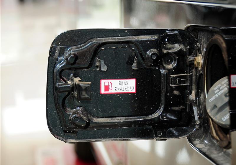 長城汽車 騰翼V80 2011款 2.0 自動標(biāo)準(zhǔn)型