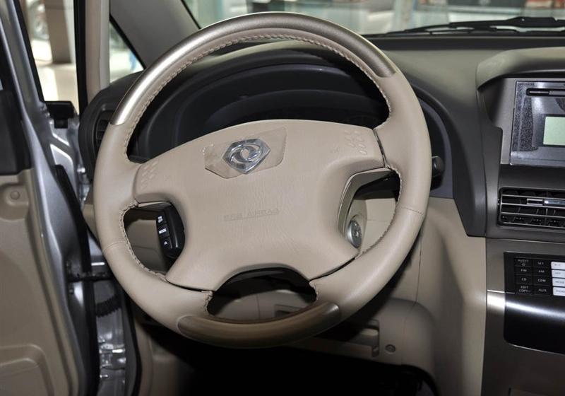 鄭州日產(chǎn) 御軒 2009款 2.0 豪華型