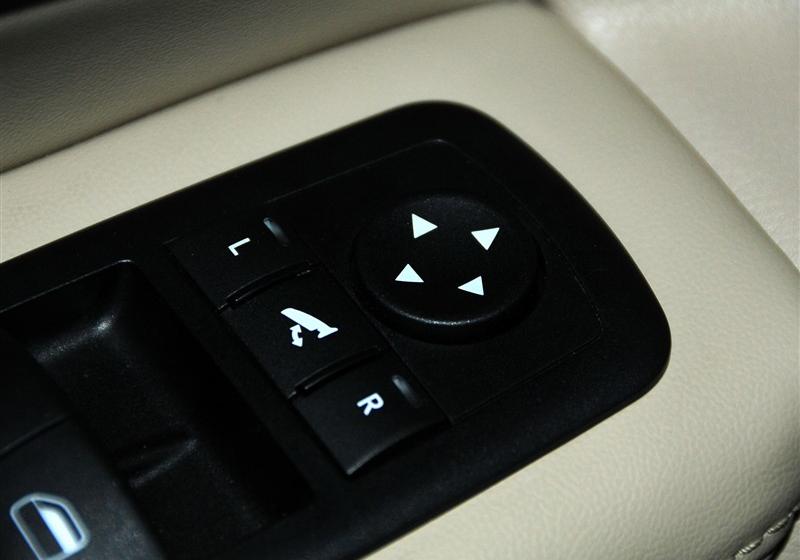 Jeep吉普 大切諾基(進(jìn)口) 2011款 3.6 豪華導(dǎo)航版