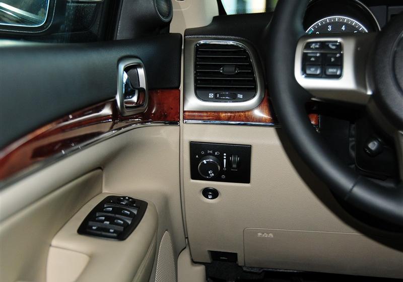 Jeep吉普 大切諾基(進口) 2011款 3.6 豪華導航版