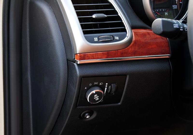 Jeep吉普 大切諾基(進(jìn)口) 2011款 3.6 旗艦版