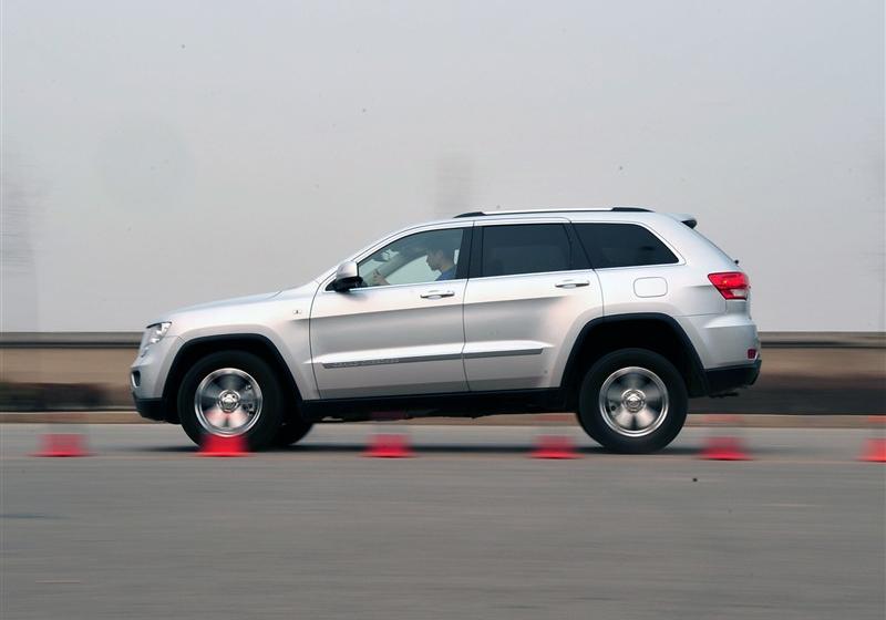 Jeep吉普 大切諾基(進(jìn)口) 2011款 5.7 旗艦導(dǎo)航版