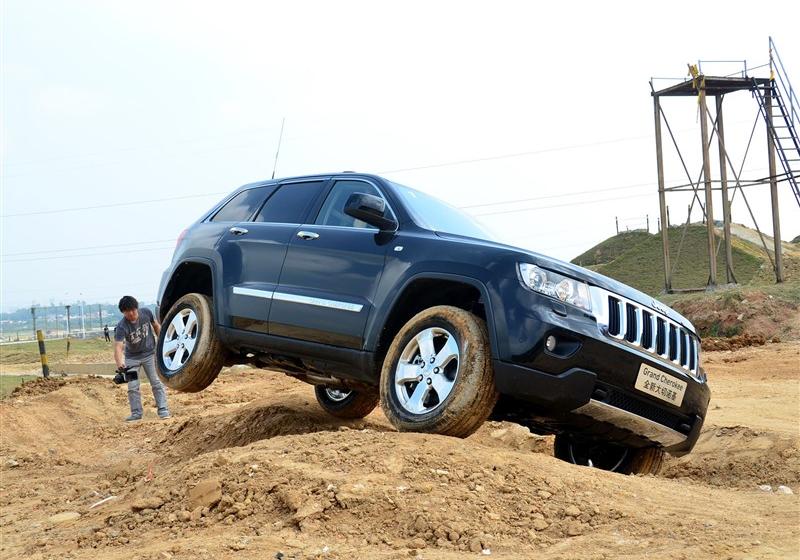 Jeep吉普 大切諾基(進(jìn)口) 2011款 5.7 旗艦導(dǎo)航版