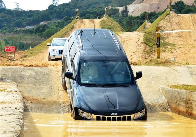 Jeep吉普 大切諾基(進口) 2011款 5.7 旗艦導航版