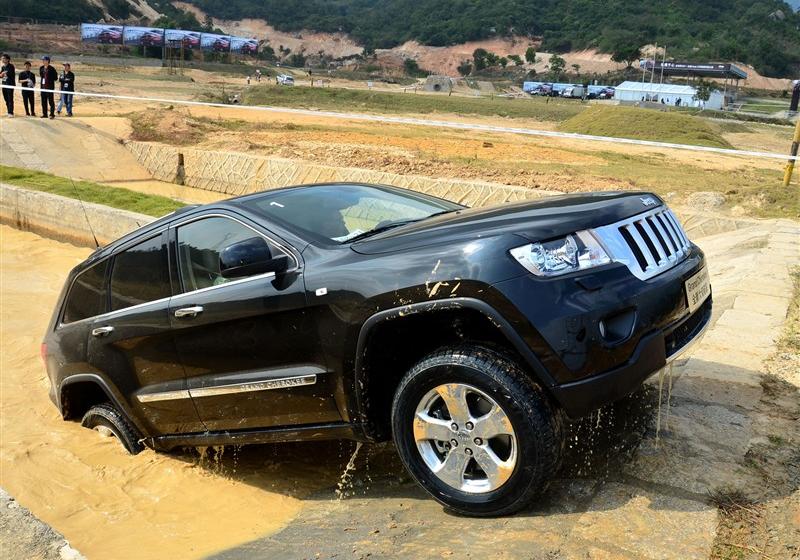 Jeep吉普 大切諾基(進(jìn)口) 2011款 5.7 旗艦導(dǎo)航版