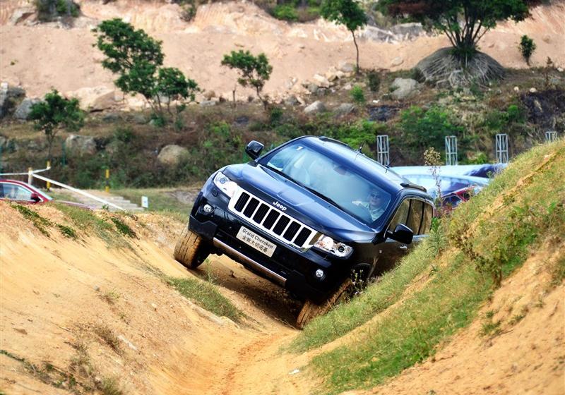 Jeep吉普 大切諾基(進口) 2011款 5.7 旗艦導(dǎo)航版