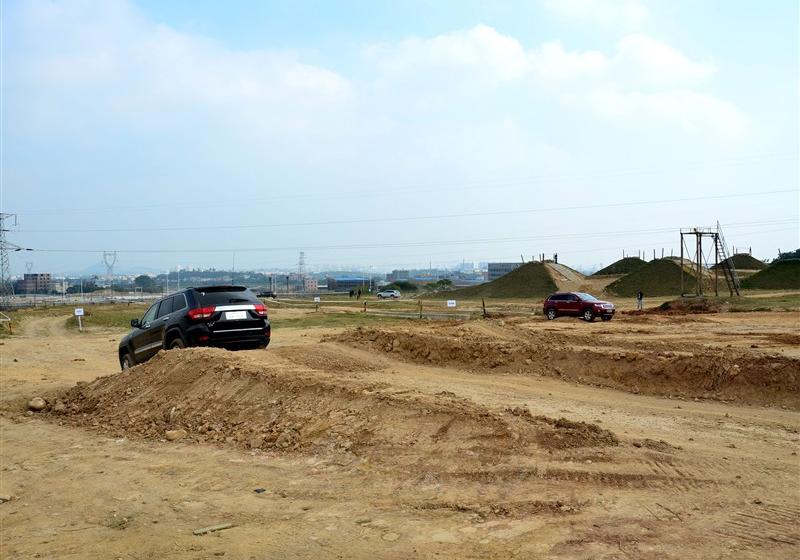 Jeep吉普 大切諾基(進(jìn)口) 2011款 5.7 旗艦導(dǎo)航版