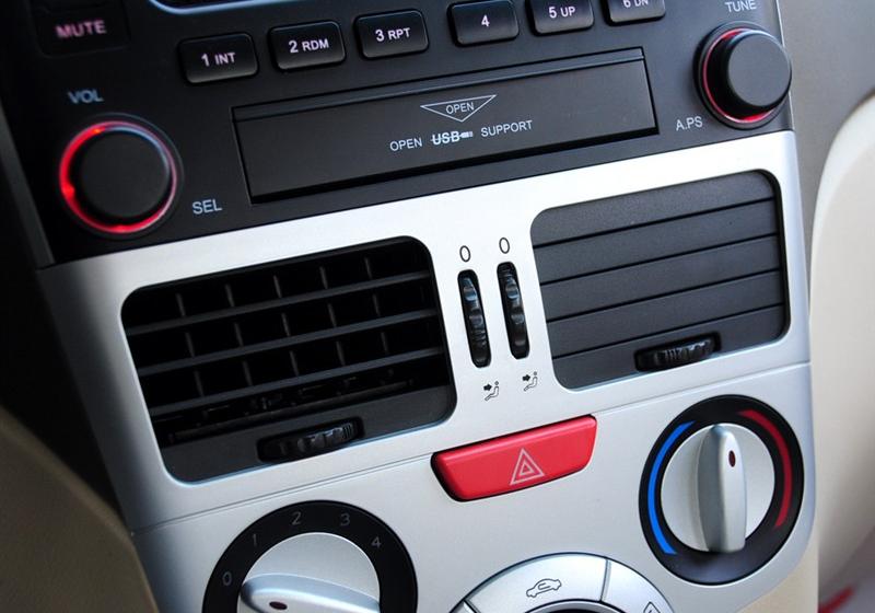 奇瑞汽車 風(fēng)云2 2010款 1.5 豪華型