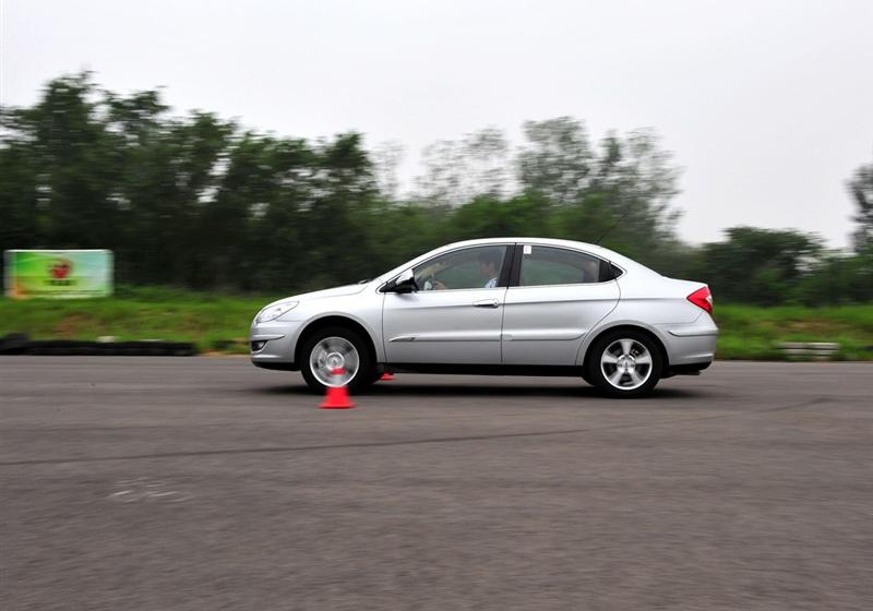 奇瑞汽車 奇瑞A3 2010款 改款1.6MT 尊貴型