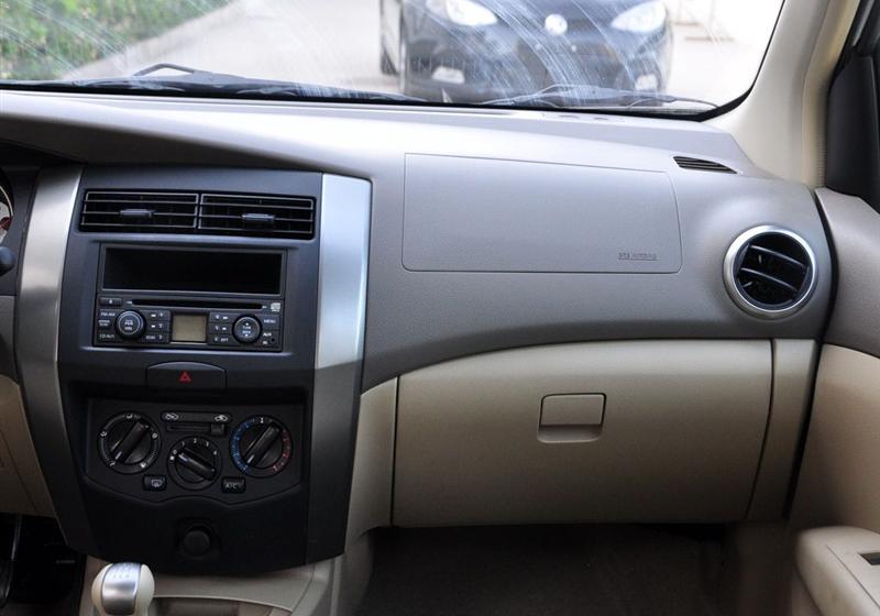 東風(fēng)日產(chǎn) 驪威 2010款 勁悅版1.6GI MT全能型