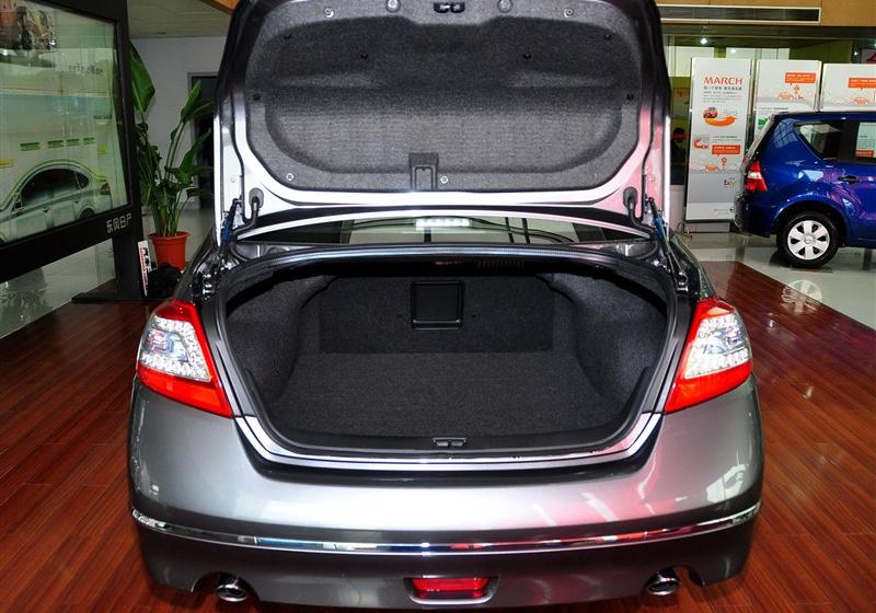 東風日產 天籟 2011款 公爵 2.5L XV VIP 尊尚版