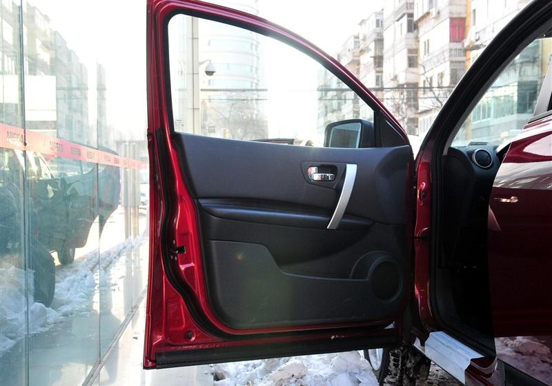 東風日產 逍客 2011款 2.0XV 雷 CVT 2WD