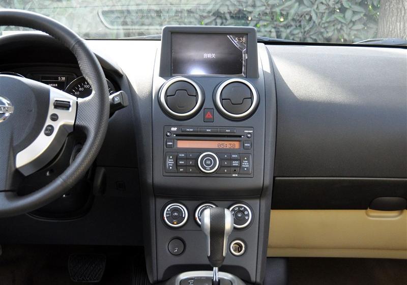 東風(fēng)日產(chǎn) 逍客 2011款 2.0XV 龍 CVT 4WD