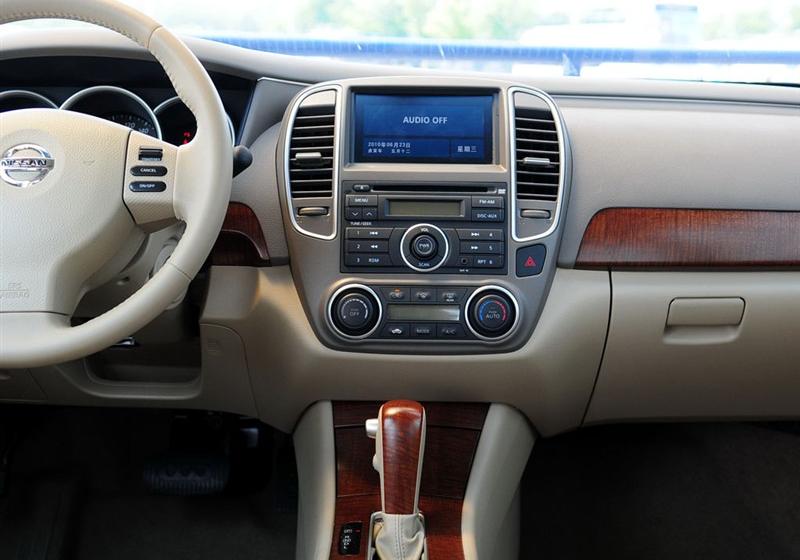 東風(fēng)日產(chǎn) 軒逸 2009款 2.0XL 科技天窗版