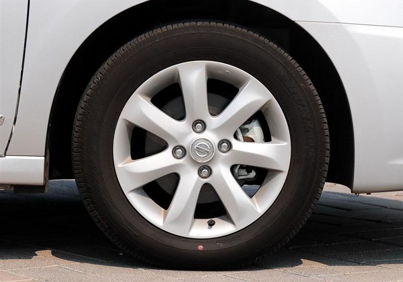 東風(fēng)日產(chǎn) 軒逸 2009款 2.0XL 科技天窗版