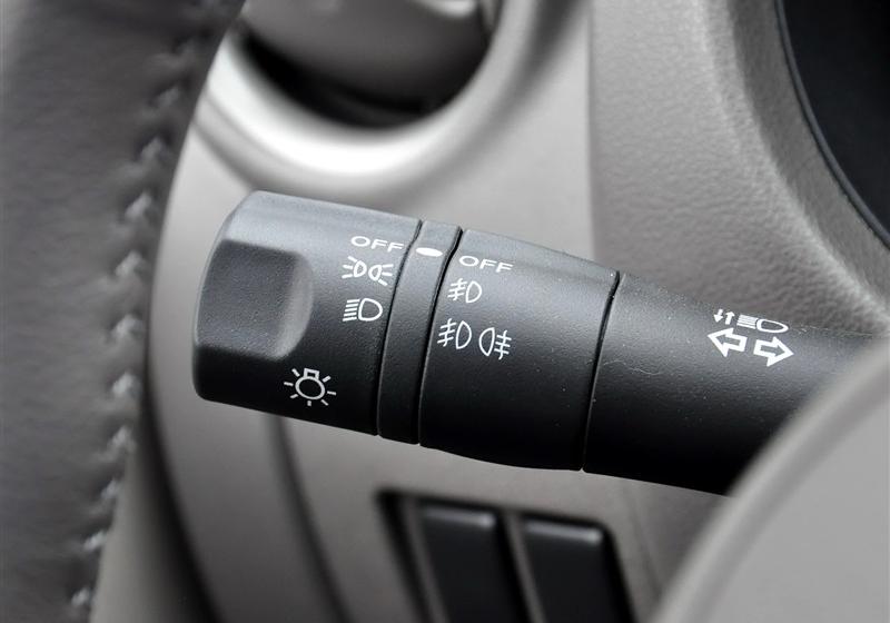 東風(fēng)日產(chǎn) 陽(yáng)光 2011款 1.5XV 尊貴版 MT