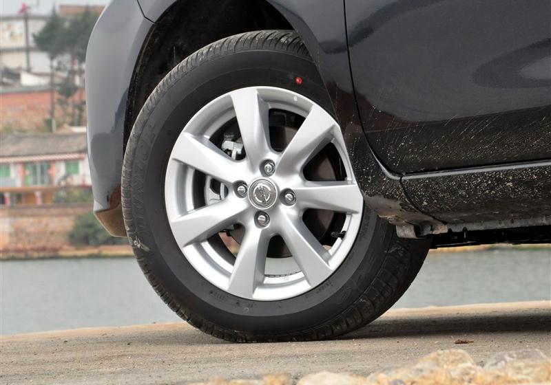 東風日產 陽光 2011款 1.5XV 尊貴版 MT