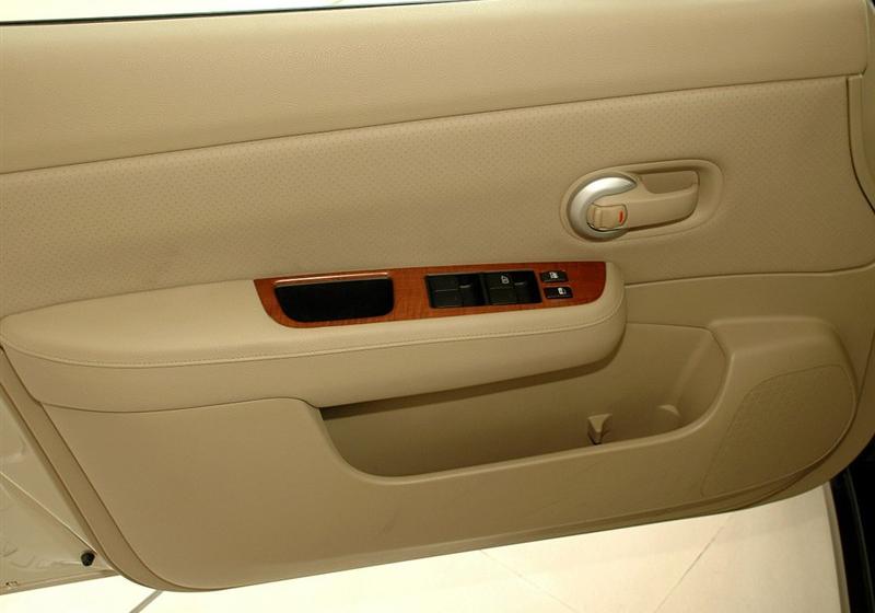 東風(fēng)日產(chǎn) 頤達(dá) 2008款 1.6 自動(dòng)尊貴型