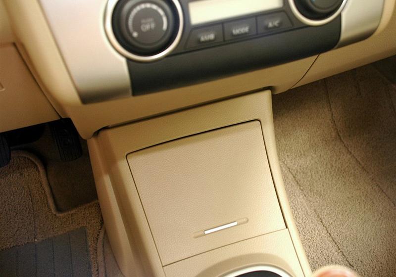 東風(fēng)日產(chǎn) 頤達(dá) 2008款 1.6 自動尊貴型