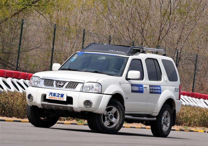 鄭州日產(chǎn) 帕拉丁 2006款 2.4 四驅(qū)標(biāo)準(zhǔn)型