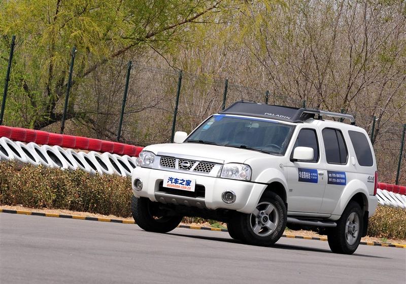 鄭州日產(chǎn) 帕拉丁 2006款 2.4 四驅(qū)標(biāo)準(zhǔn)型