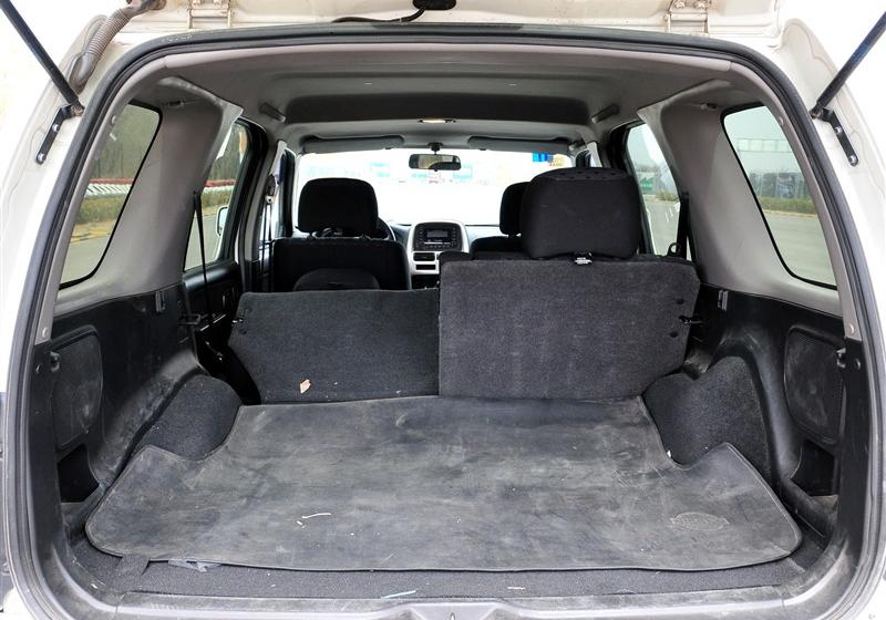 鄭州日產(chǎn) 帕拉丁 2006款 2.4 四驅(qū)標(biāo)準(zhǔn)型