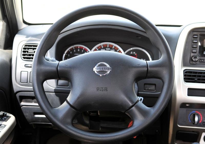 鄭州日產(chǎn) 帕拉丁 2006款 2.4 四驅(qū)標(biāo)準(zhǔn)型